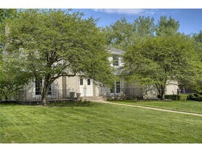 5721 Londonderry Rd in Edina, MN - Building Photo - Building Photo