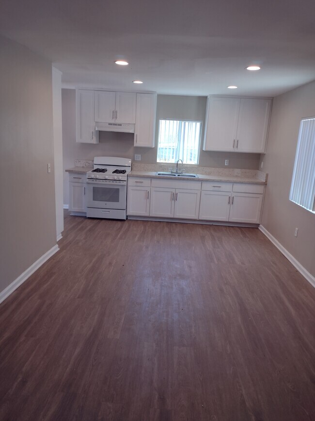 property at 1041 E Avenue R