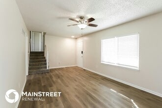 209 SW Cross Creek Dr in Grain Valley, MO - Foto de edificio - Building Photo