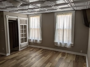 326 Elm St, Unit Unit 2 in Newport, KY - Foto de edificio - Building Photo