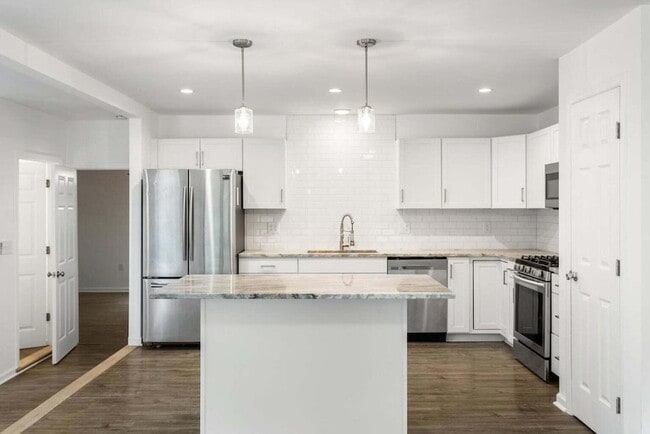 property at 1035 Nottingham Dr