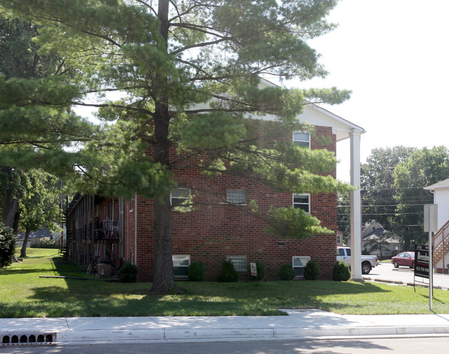 401 N Main St in Franklin, IN - Foto de edificio - Building Photo