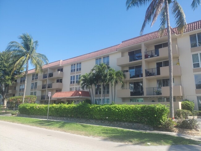 property at 1000 Spanish River Rd