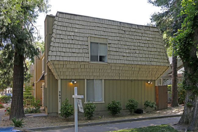 2617-2621 D St in Sacramento, CA - Building Photo - Building Photo