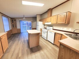 89 Quail Ct in Grand Blanc, MI - Building Photo