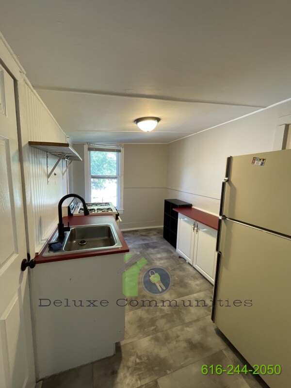 1312 Quarry Ave NW-Unit -2 in Grand Rapids, MI - Building Photo - Building Photo
