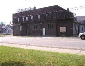 Rosewood Apartments in Erie, PA - Foto de edificio - Building Photo
