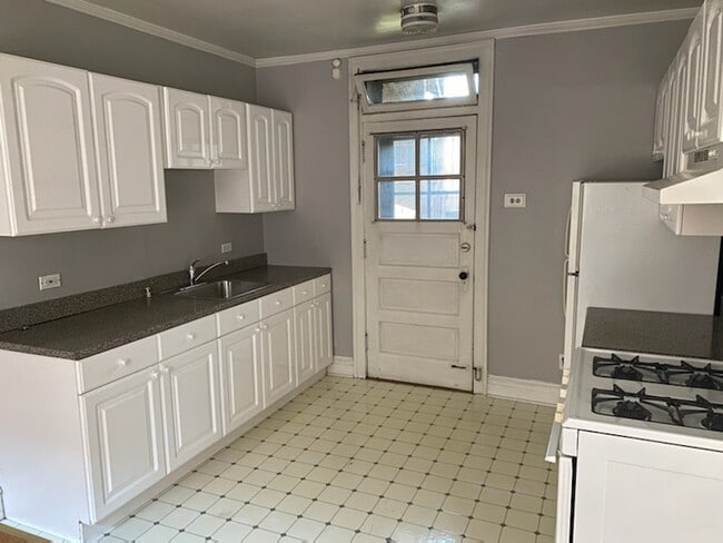 1335 W Carmen Ave, Unit 3B in Chicago, IL - Building Photo - Building Photo