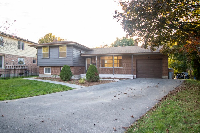 59 Haliburton Pl in London, ON - Building Photo - Building Photo