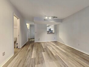 111 E 1st St in Jacksonville, FL - Building Photo - Building Photo