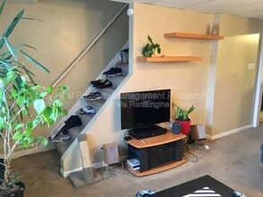 606 S Mathilda St in Pittsburgh, PA - Building Photo - Building Photo