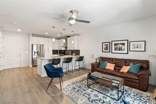 2213 Poquito St in Austin, TX - Building Photo