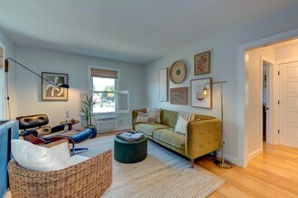 2057 Middle St, Unit AR-4B240 in Sullivans Island, SC - Building Photo - Building Photo