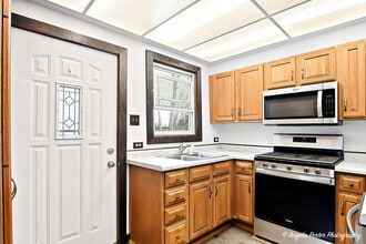 38390 N Munn Rd in Lake Villa, IL - Building Photo - Building Photo