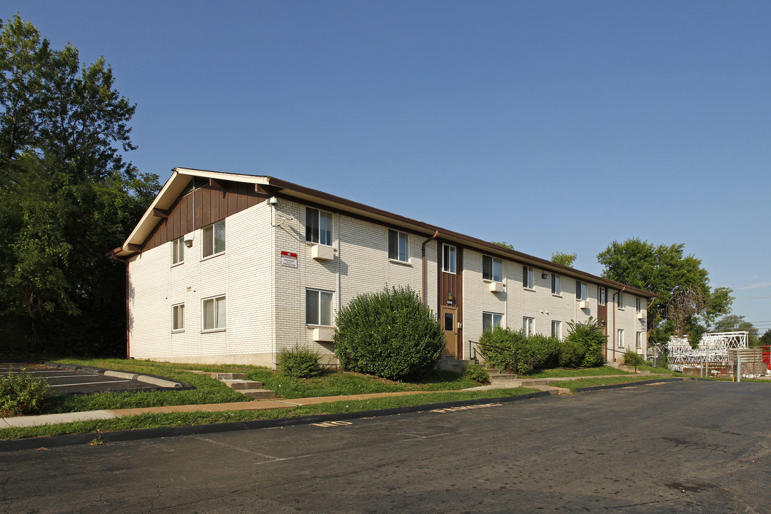 Cardinal View Apartments in St. Louis, MO - Building Photo