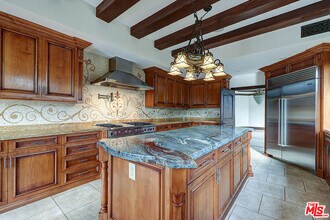 209 S Anita Ave in Los Angeles, CA - Building Photo - Building Photo