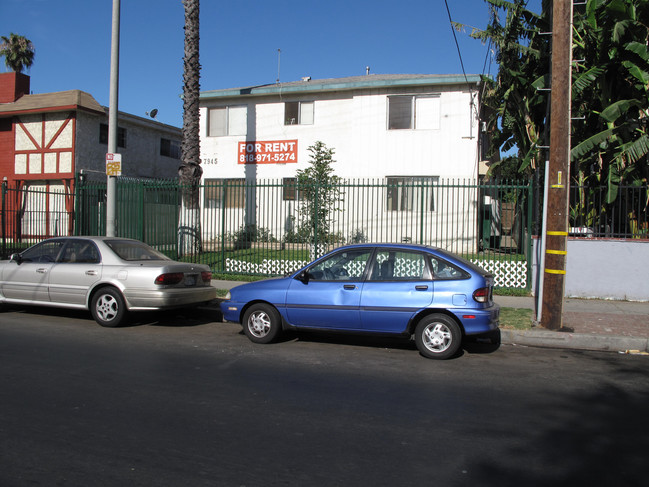 7945 Willis Ave in Panorama City, CA - Building Photo - Building Photo