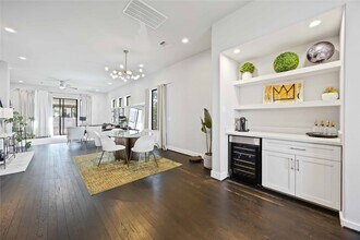 4235 Allen St in Houston, TX - Building Photo - Building Photo