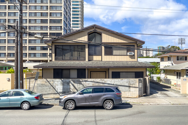 2211 Lime St in Honolulu, HI - Building Photo - Building Photo