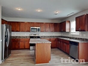 1289 Avington Glen Dr SE, Unit 408 in Lawrenceville, GA - Foto de edificio - Building Photo