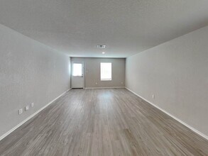 4240 Thalweg Way in San Antonio, TX - Building Photo - Building Photo