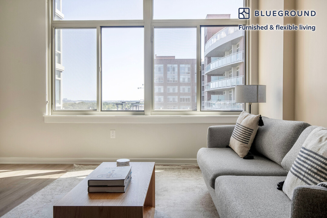 3400 Potomac Ave, Unit FL9-ID712 in Arlington, VA - Building Photo