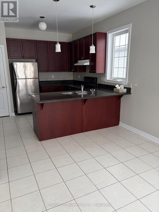 170 41st St S in Wasaga Beach, ON - Building Photo - Building Photo