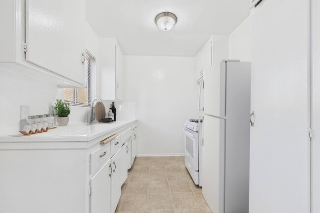 La Cresta Apartments