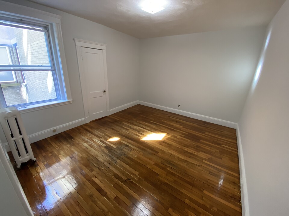 31 Wigglesworth St, Unit 4 in Boston, MA - Building Photo