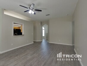 4305 Ripken Cir W in Jacksonville, FL - Building Photo - Building Photo