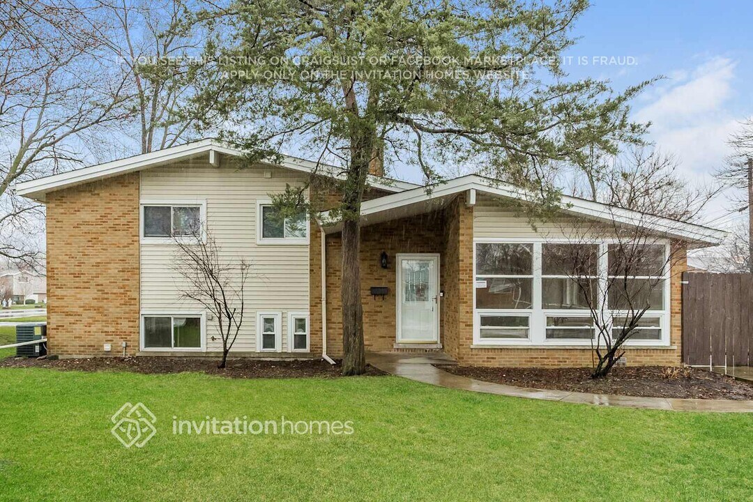 232 Valerie Ct in Glenview, IL - Building Photo