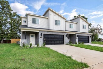 652 Sun Meadows Loop in Centerton, AR - Building Photo - Building Photo