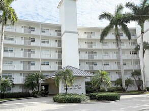 140 NE 28th Ave in Pompano Beach, FL - Foto de edificio - Building Photo