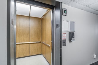 Queens Park Residences in Tillsonburg, ON - Building Photo - Building Photo