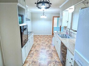 2501 N Leighton Cir in Wichita Falls, TX - Building Photo - Building Photo
