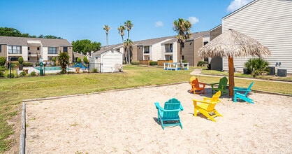 Stewart's Landing Apartments in Galveston, TX - Building Photo - Building Photo