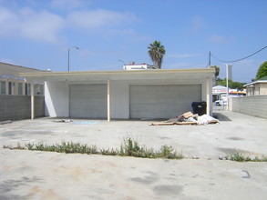 511 N La Brea Ave in Inglewood, CA - Building Photo - Building Photo