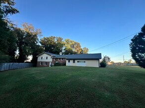 333 Chapman Rd in Byron, GA - Building Photo - Building Photo