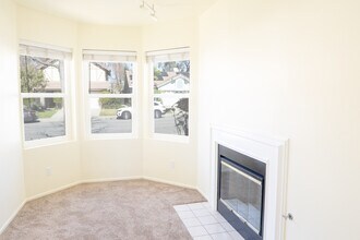 19830 Terri Dr in Santa Clarita, CA - Foto de edificio - Building Photo