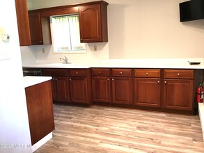104 Amberly Dr in Englishtown, NJ - Building Photo - Building Photo