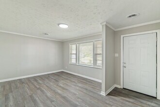 3040 Woodbine Ave in Knoxville, TN - Building Photo - Building Photo