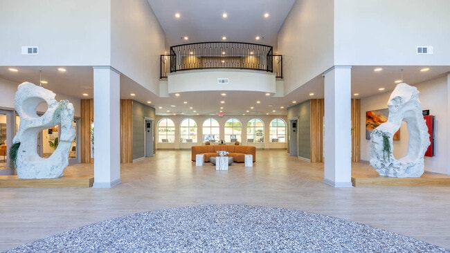 Versailles in Woodland Hills, CA - Building Photo - Building Photo