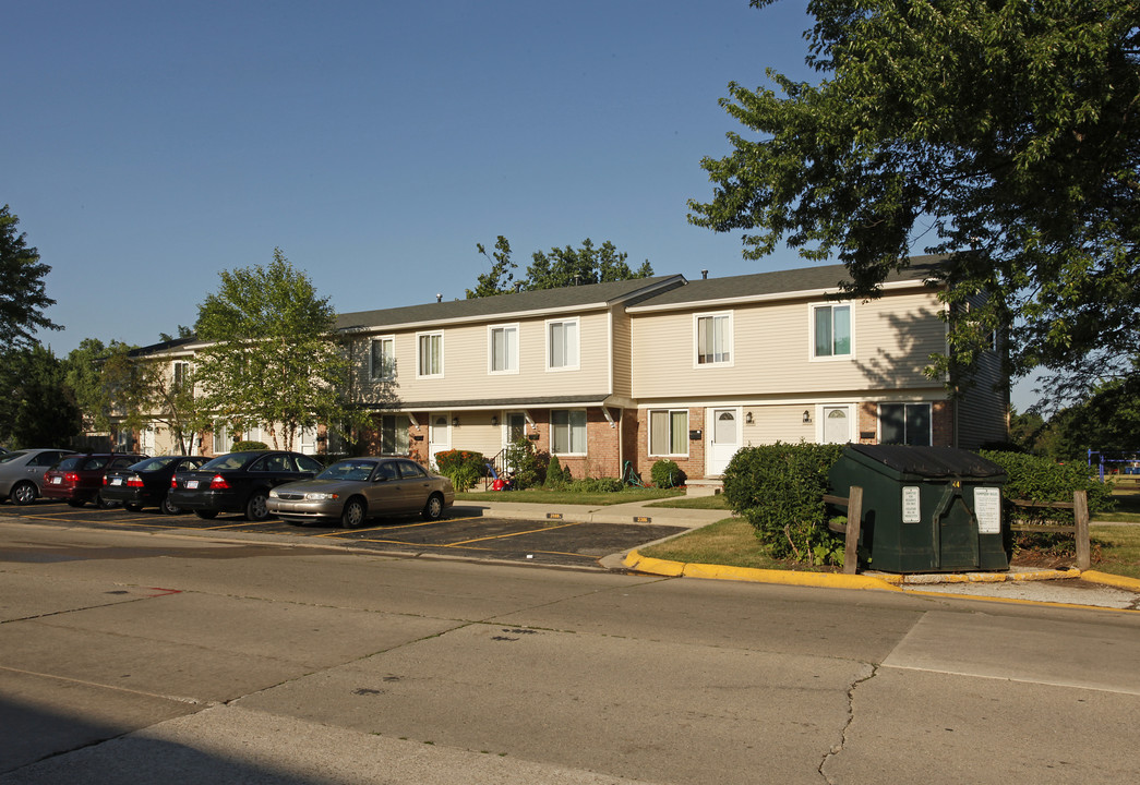 University Townhouses Cooperative in Ann Arbor, MI - Building Photo