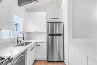 1536 11th St, Unit B in Santa Monica, CA - Foto de edificio - Building Photo