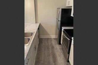 633 Englewood Ave in Buffalo, NY - Building Photo - Building Photo