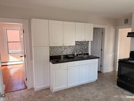 4 Berry St in Peabody, MA - Building Photo