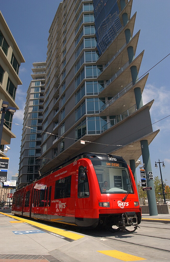 1080 Park Blvd Unit 1308, Unit #1308 in San Diego, CA - Building Photo - Building Photo