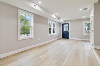 192 Main St in Medway, MA - Building Photo - Building Photo