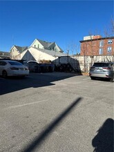 111 Burnett St in Providence, RI - Foto de edificio - Building Photo