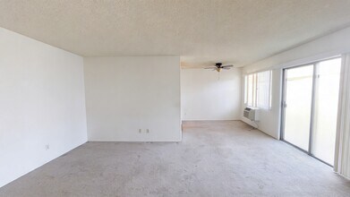 3649 Glendon Ave, Unit #205 in Los Angeles, CA - Foto de edificio - Building Photo